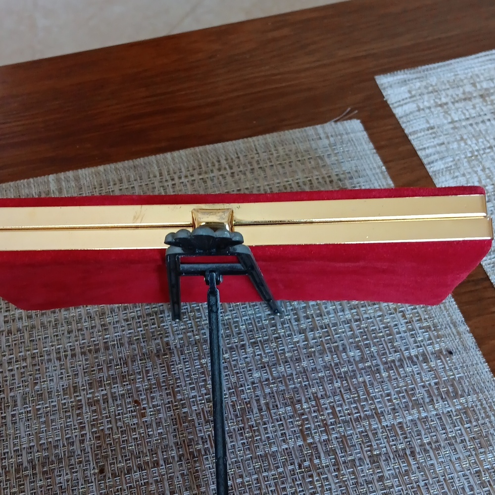 Elegant Red Clutch.Vintage - Picture 4 of 8